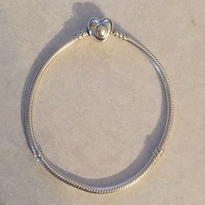 Pandora smooth heart bracelet 7.9